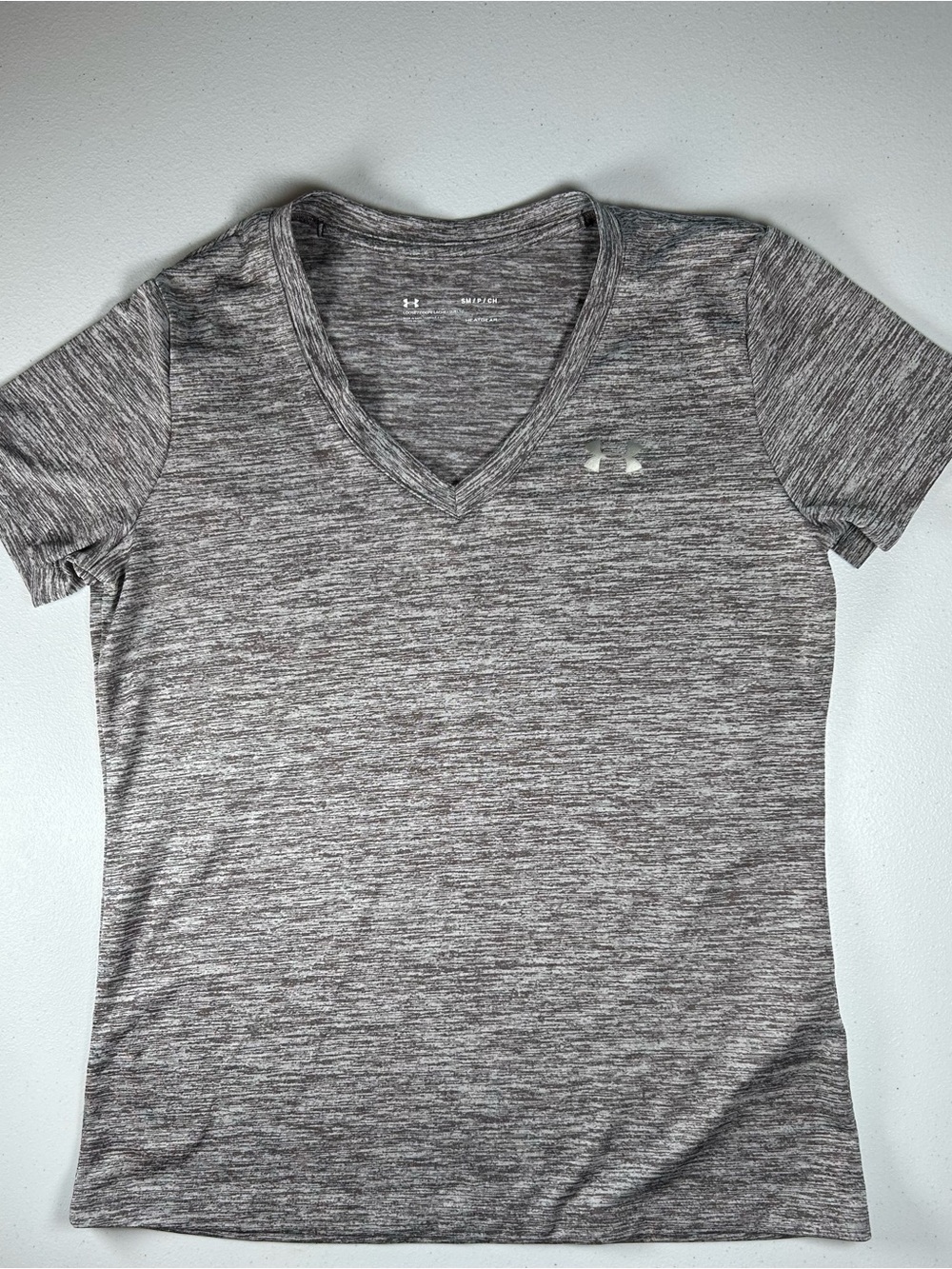 Under Armour Women's Gray Tech Twist V-Neck Shirt Size Small Loose HeatGear